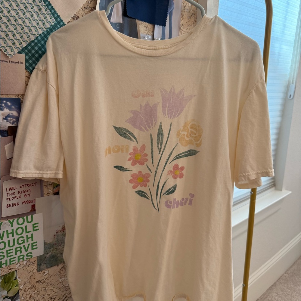Floral Graphic Cream T-Shirt